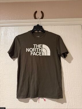The North Face Men's Short Sleeve Logo Tee in Olive